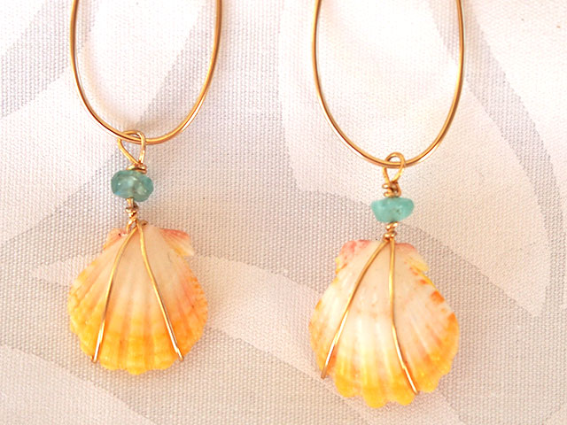 ピアス　Sunrise Shell拡大